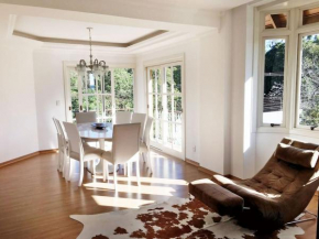 GRAMADO CENTRO - Charmoso triplex